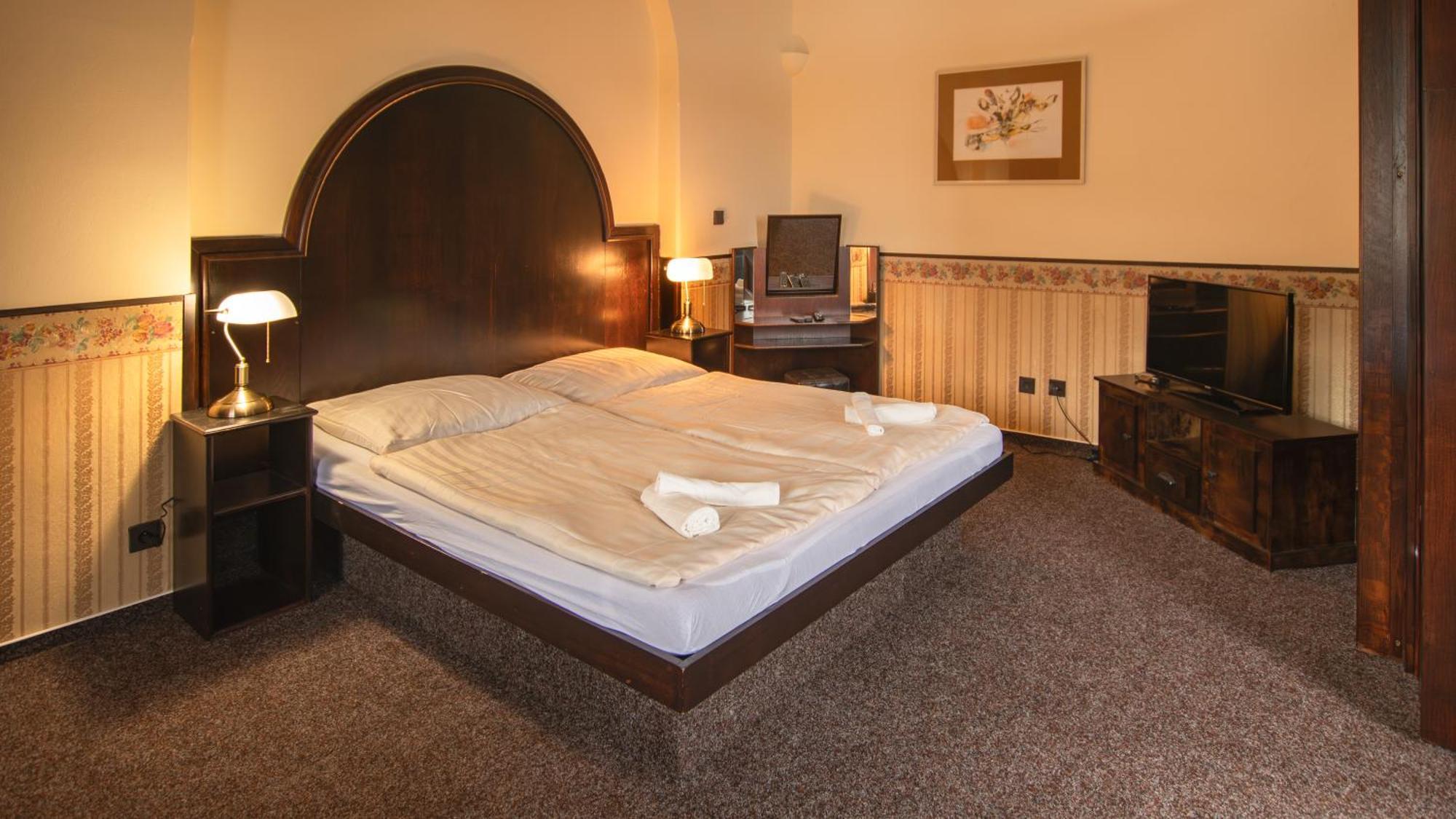 Hotel Lovecky Zamecek Orion Liberec Exterior foto
